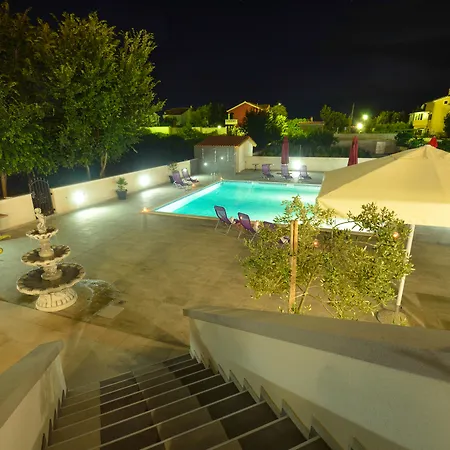 아파트호텔 Plat 4*