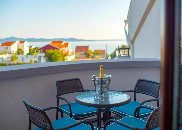 Aparthotel Plat