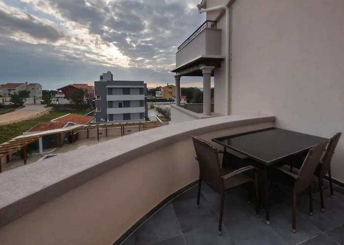 Aparthotel Plat