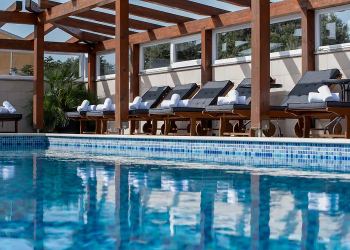 Aparthotel Plat 4*