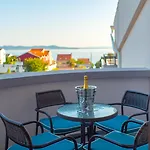 Aparthotel Plat