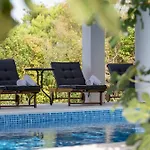 Plat Apartahotel 4*