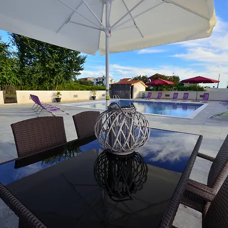 Plat Aparthotel