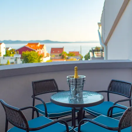Aparthotel Plat