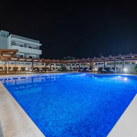Plat Aparthotel Kozino