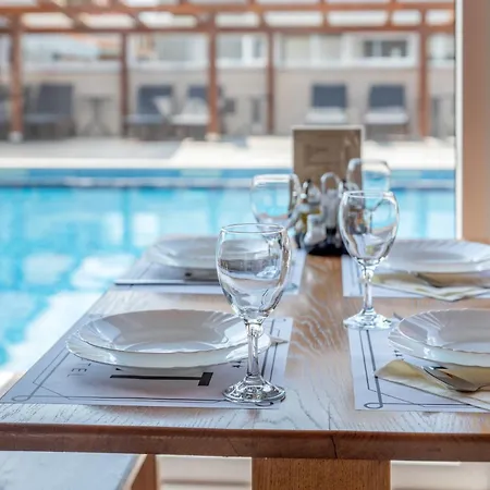 Aparthotel Plat