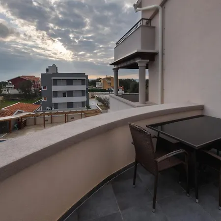 Aparthotel Plat